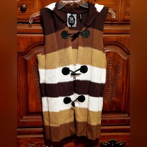 Yoki Collection sweater vest w/ hoodie & latch closure size M. $Firm please.